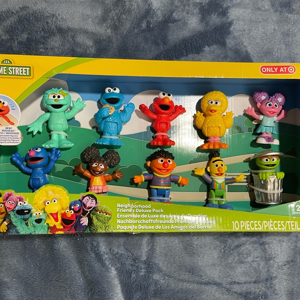 Sesame Street Neighborhood Friends Deluxe Pack - 10-Pack Poseable Figures - Picture 5 of 10